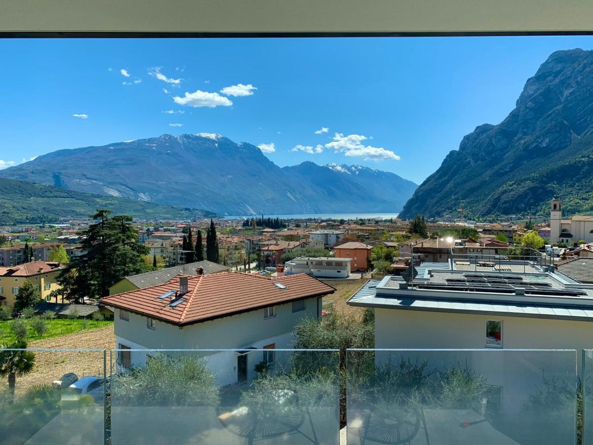 Visioni Lake View Boutique Rooms & Breakfast - Adults Friendly Riva del Garda Kültér fotó