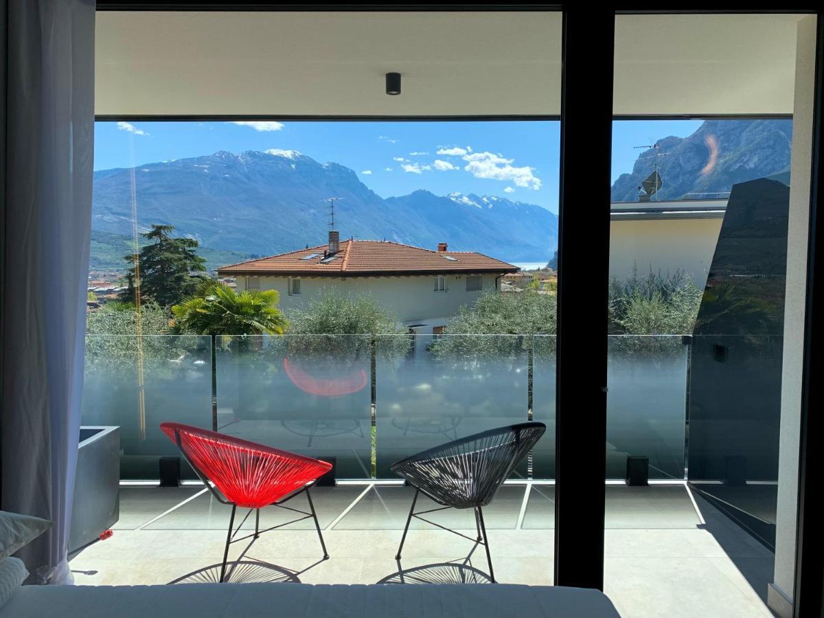 Visioni Lake View Boutique Rooms & Breakfast - Adults Friendly Riva del Garda Kültér fotó