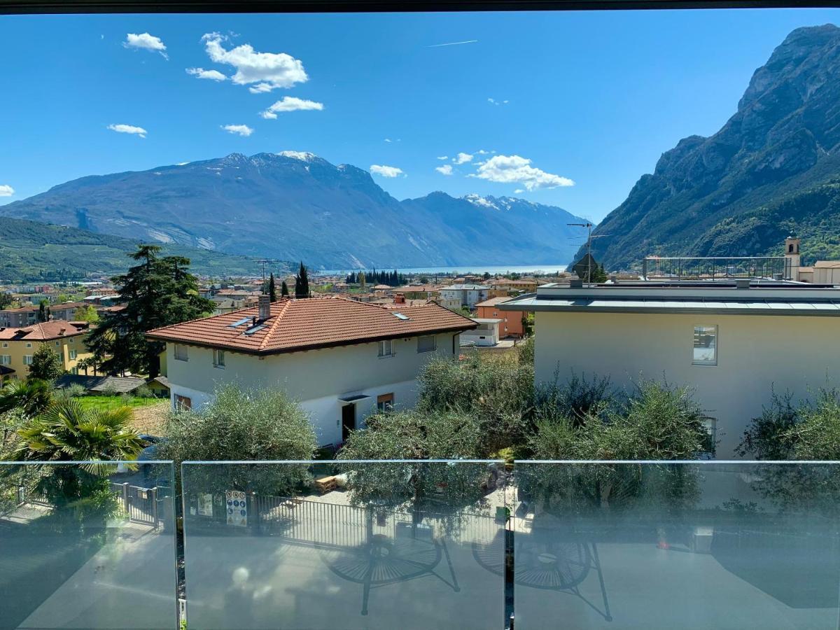 Visioni Lake View Boutique Rooms & Breakfast - Adults Friendly Riva del Garda Kültér fotó