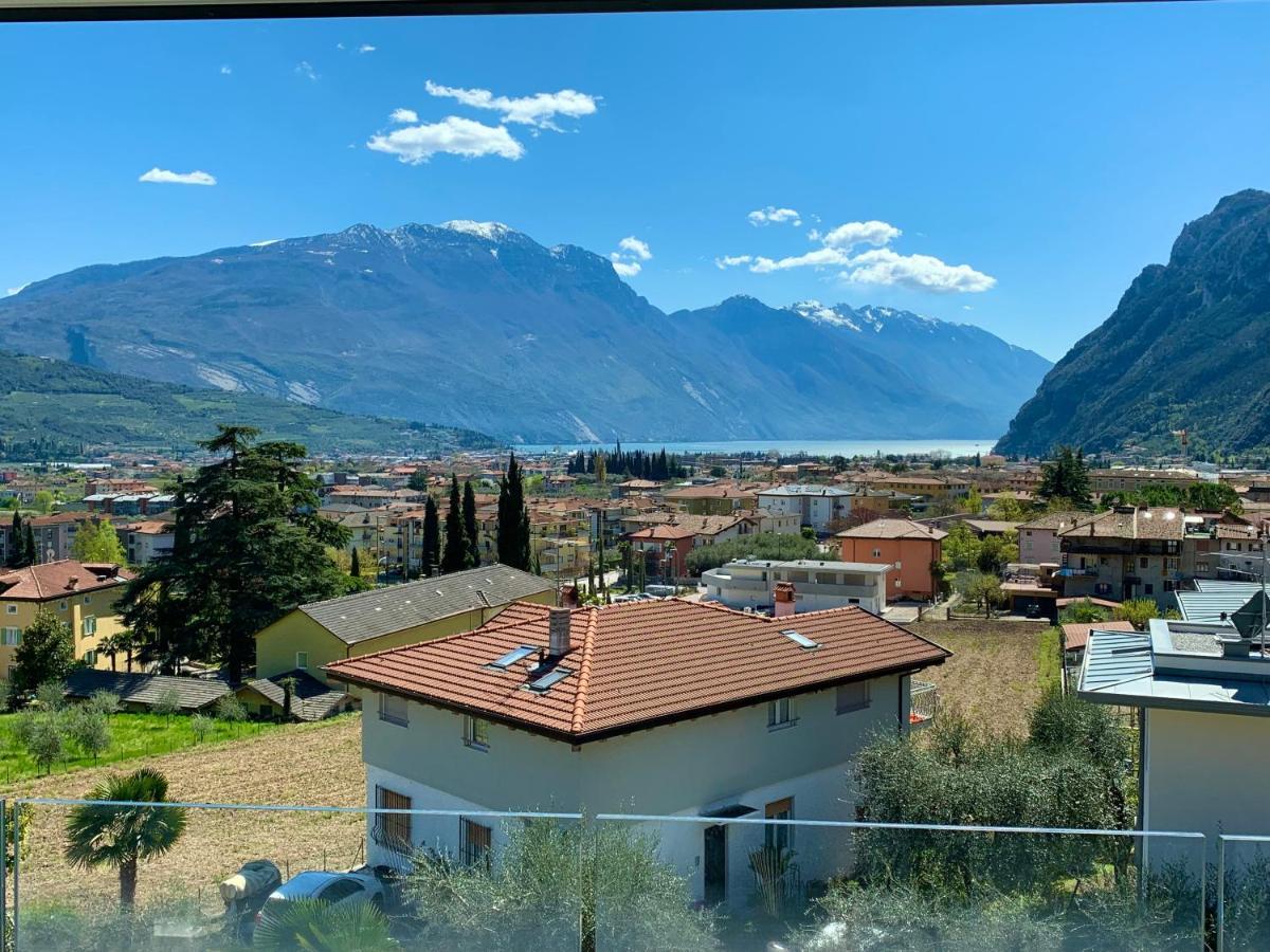 Visioni Lake View Boutique Rooms & Breakfast - Adults Friendly Riva del Garda Kültér fotó